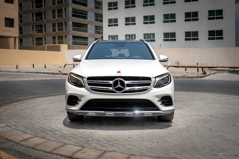 Clean mercedes benz GLC 250 For Sale Maintained and service done in Mercedes Benz63164314420225112