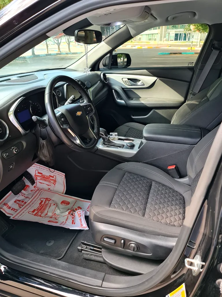 Chevrolet blazer 202063155090957570114