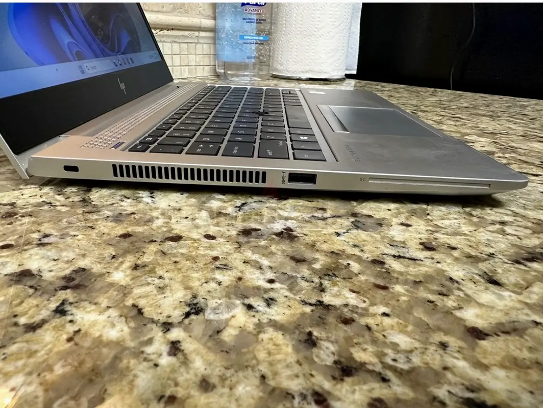 Laptop63254994054402114