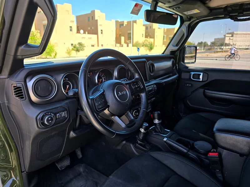 هل أنت مستعد للمغامرة؟ إن جيب ورانغلر هذه بانتظارك.63171744486913114