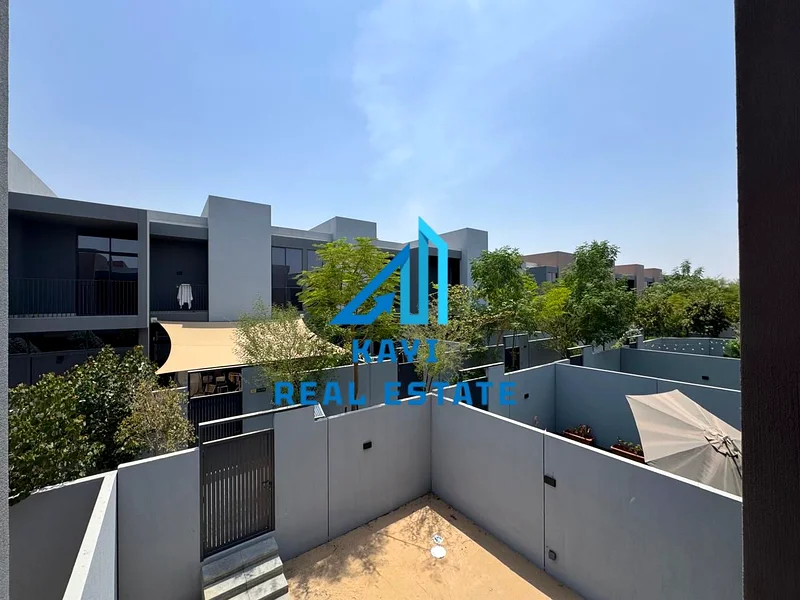 شقة أنيقة مكونة من غرفتين نوم مع حديقة وشرفتين | 2200 قدم مربع | سينديان مسار | 110 ألف درهم63298144148737112