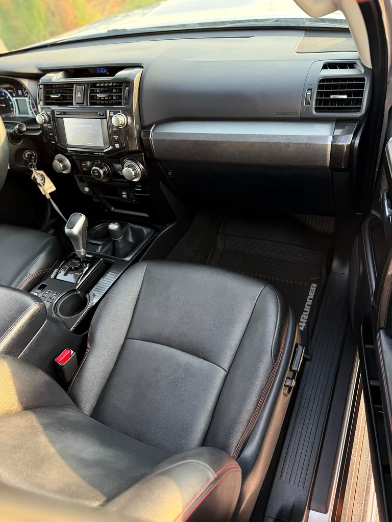 تويوتا 4 رنر SR5 بريميوم 4x4 كاملة الخيارات63147207657730113