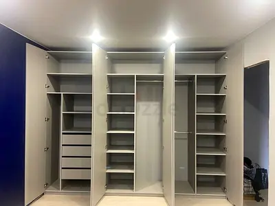 Customize modren design wardrobes