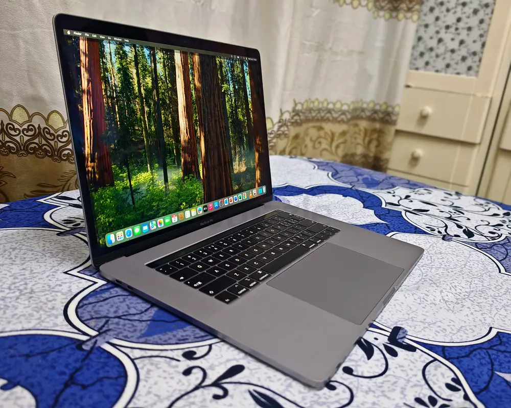 MacBook Pro Core i9 32GB RAM 512GB SSD 4GB GRAPHICS TOUCH BAR63254994840193111