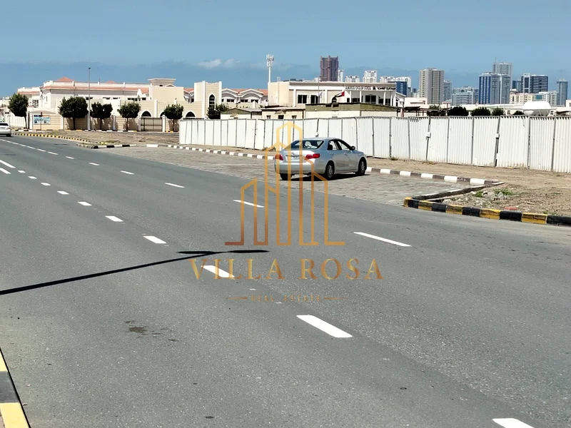 للبيع: أرض معدة لبناء مدرسة، موقع ممتاز جدًا، قطعة في الزاوية، بناء جزئي63183235560321112