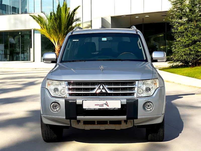 ميتسوبيشي باجيرو 3.8 لتر V6 GLS | دول مجلس التعاون الخليجي | 7 مقاعد | دفع رباعي | مظهر جيد | مقصورة واسعة63153228195971111