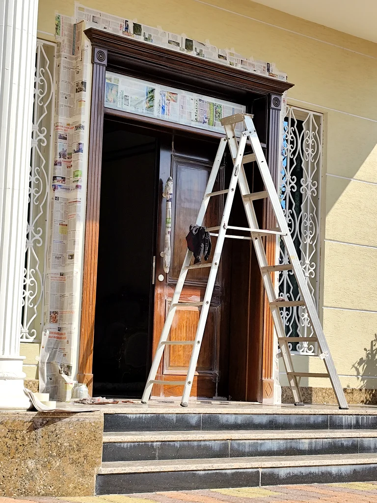 Home door frame spray painting and furniture polish and wall painting and outside furniture painting63216842178307113