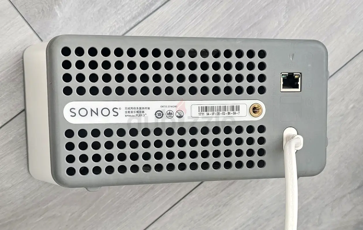 مكبر صوت لاسلكي ذكي SONOS Play: 3 - أبيض