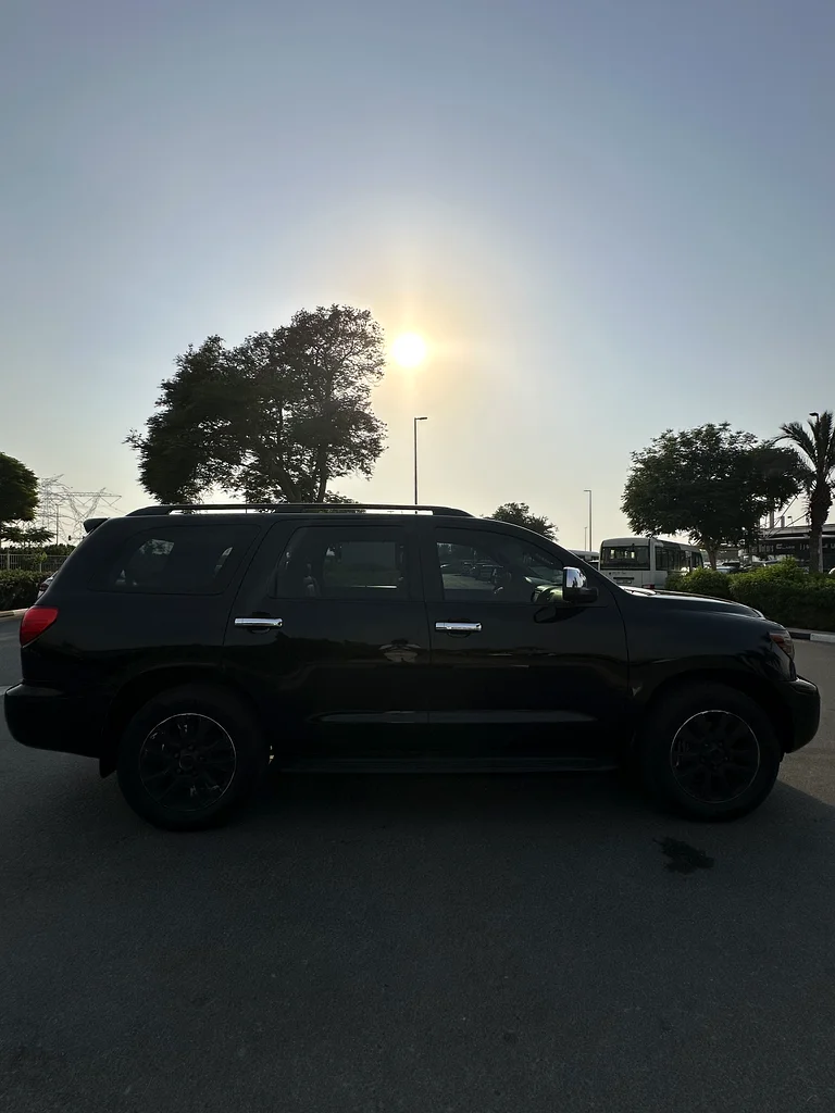 تويوتا سيكويا VXR، خيار كامل، مع سجل صيانة كامل63137335978241113