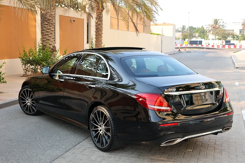 E300 AMG - مواصفات دول مجلس التعاون الخليجي - ضمن الضمان - خالية من الحوادث - حالة ممتازة -63232141456770114