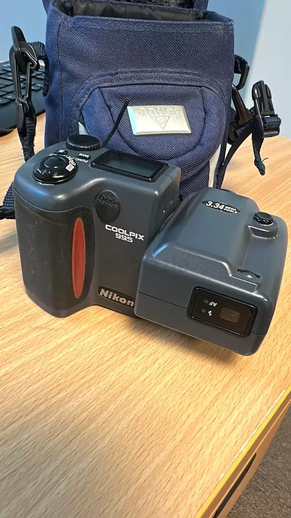 Nikon COOLPIX 995 Digital Camera63235113275651114