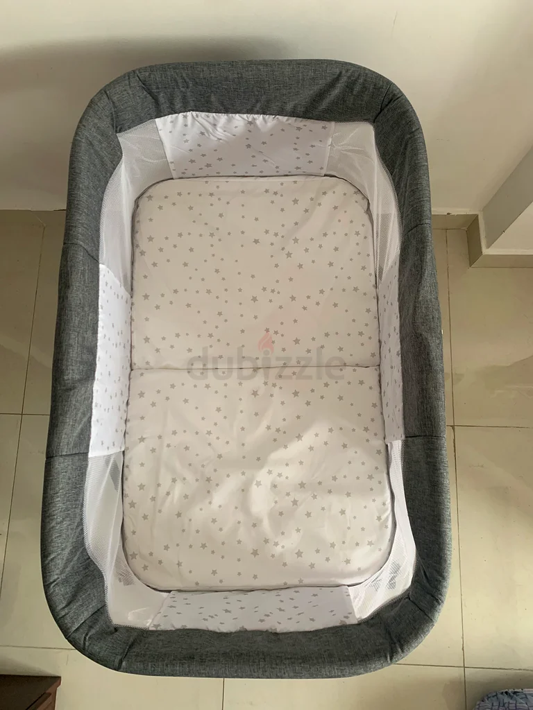 Cozy Baby Bassinet with Convenient Wheels63205364184194112