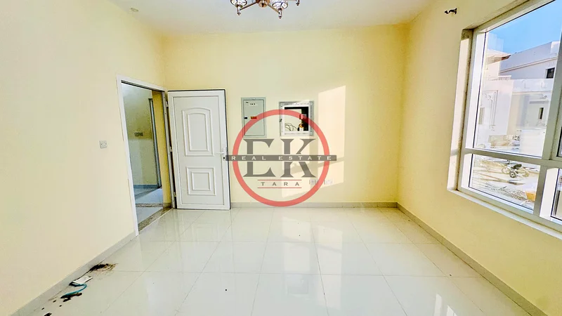 شقة بغرفة نوم واحدة | بالقرب من مول العين | 12 دفعة تشمل المرافق63153231658371112