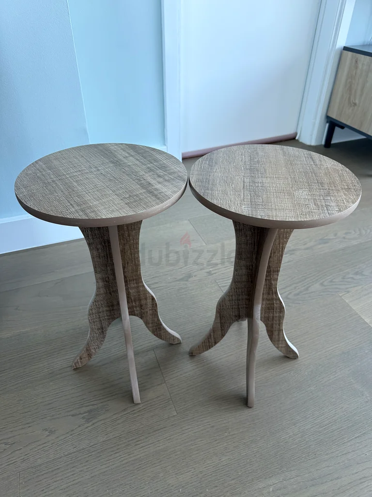 Set of two decorative side tables63218812627843111