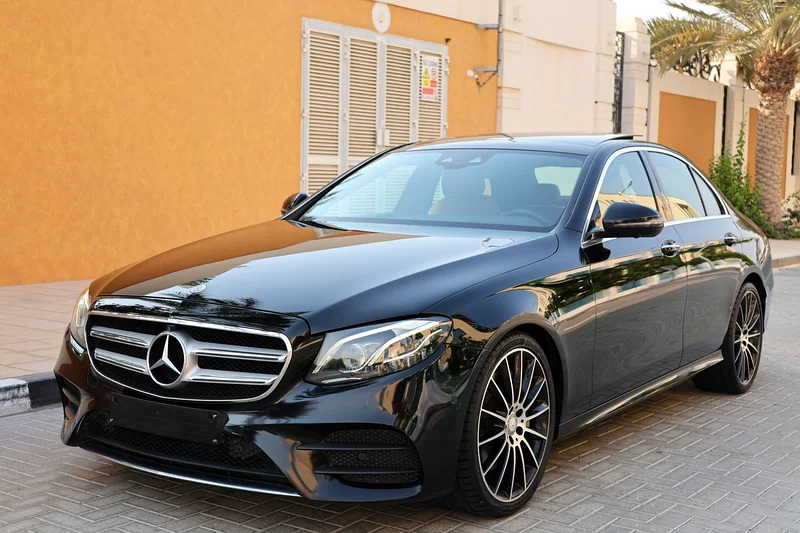 E300 AMG - مواصفات دول مجلس التعاون الخليجي - ضمن الضمان - خالية من الحوادث - حالة ممتازة -63232141456770112