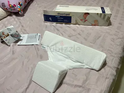 Doomoo Baby side sleep cushion