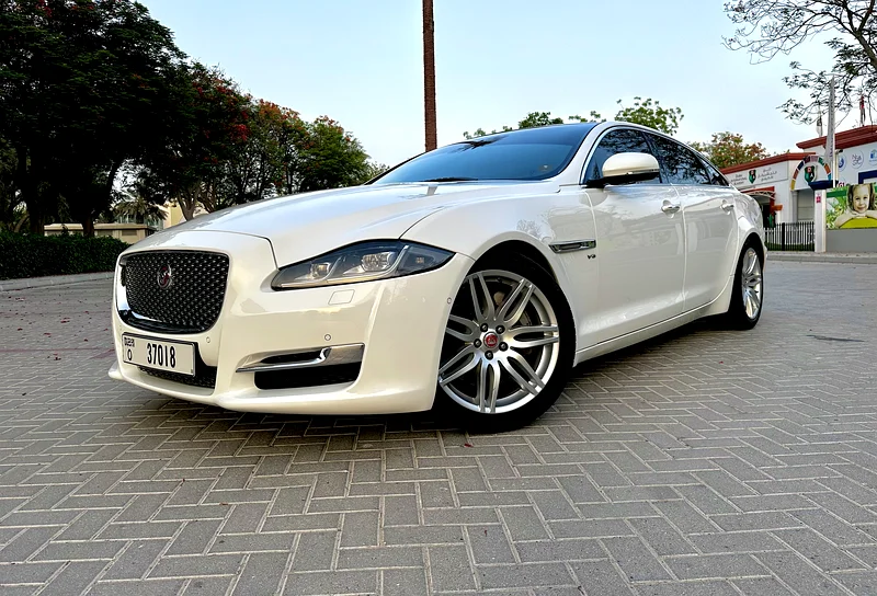 Selling our Lovely XJL - 3.0L Luxury - Lady Driven - Personal Used - Direct Owner - 2 Keys63221824595329111