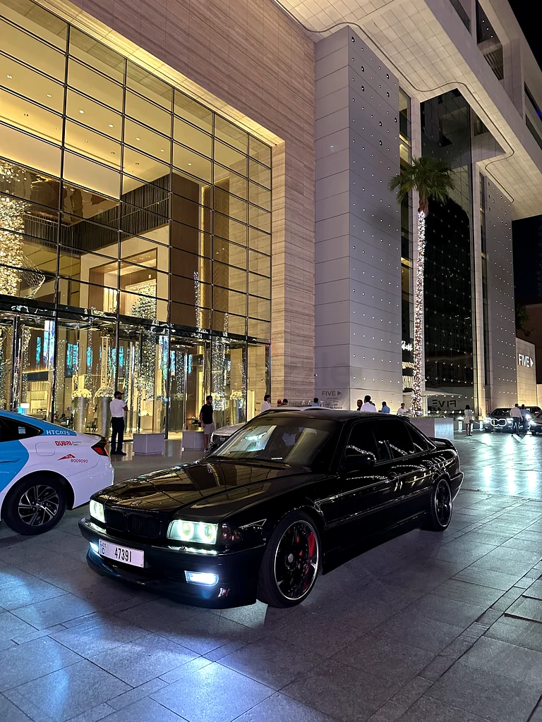 BMW 740 E38 V8 / 1 of 1 in the city63158800503169113