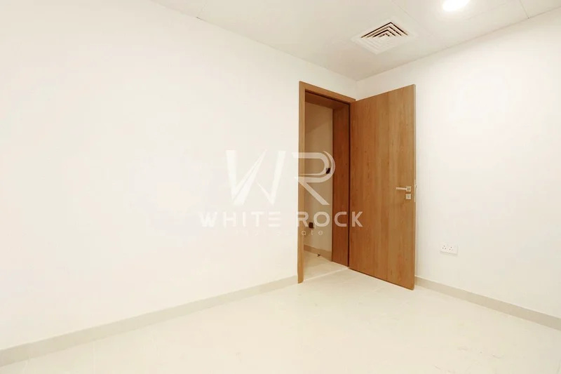 Single Row | Close to Amenities | With Rent Refund63173135091713113
