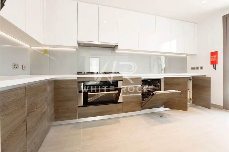 Single Row | Close to Amenities | With Rent Refund63173135091713111