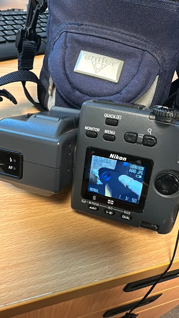 Nikon COOLPIX 995 Digital Camera63235113275651111