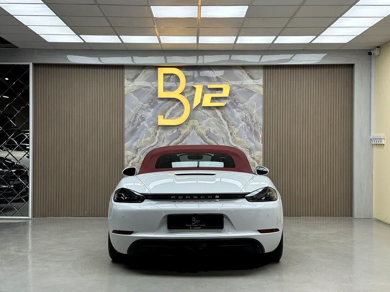 Porshe Boxster GTS GCC 201863150946741634113