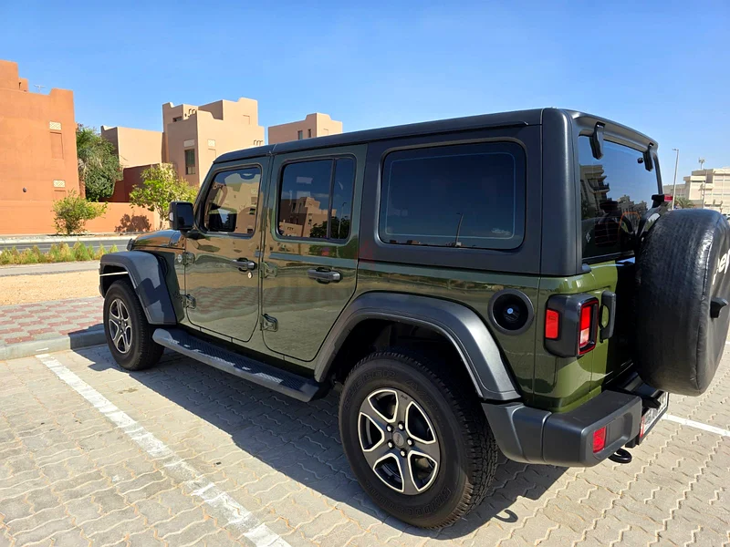 هل أنت مستعد للمغامرة؟ إن جيب ورانغلر هذه بانتظارك.63171744486913111