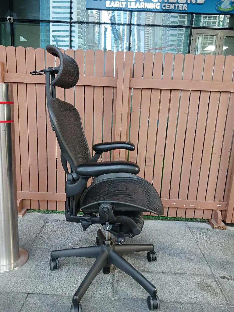 Selling for Herman Miller Aeron Chair Size B With Headrest Fully Loaded Available63180360663811112