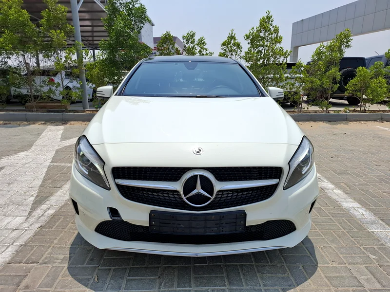 Mercedes-Benz A200 2018, full option, low mileage, panoramic roof, 1.6L63232141088897111
