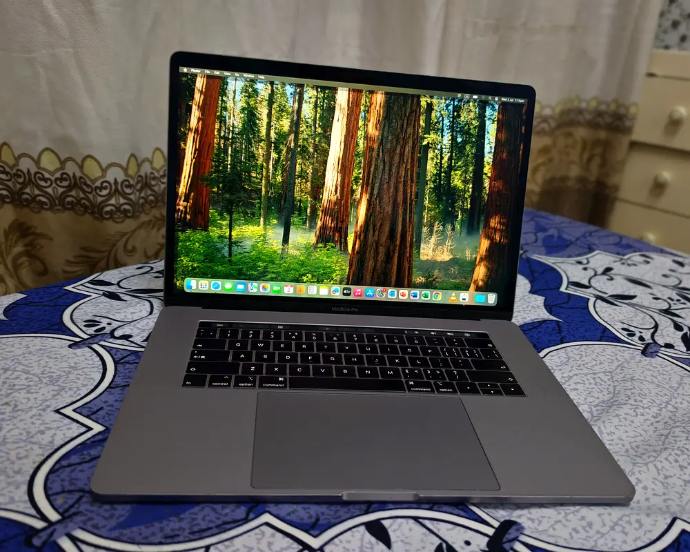 MacBook Pro Core i9 32GB RAM 512GB SSD 4GB GRAPHICS TOUCH BAR63254994840193114