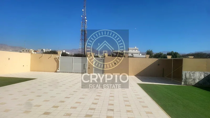 فيلا جميلة مكونة من 8 غرف نوم للإيجار63813426539265113