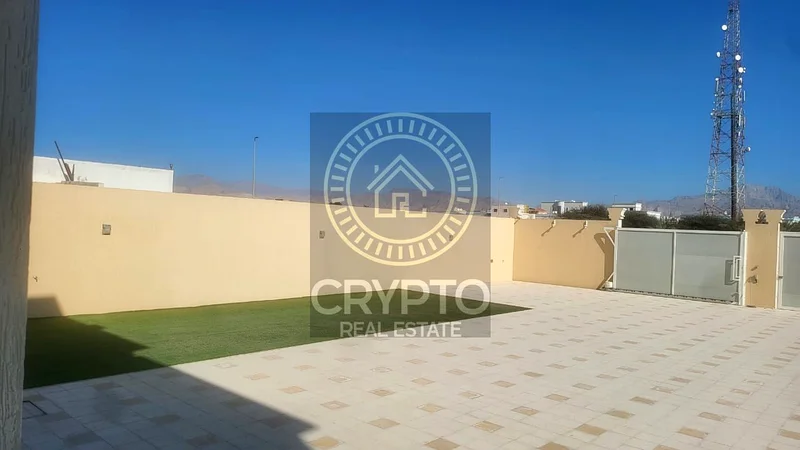 فيلا جميلة مكونة من 8 غرف نوم للإيجار63813426539265114