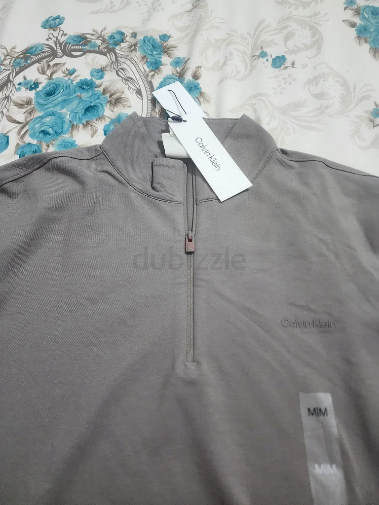Stylish Mens Zip-Up Top - Perfect for Casual or Sporty Looks! Calvin klein63240123487747111