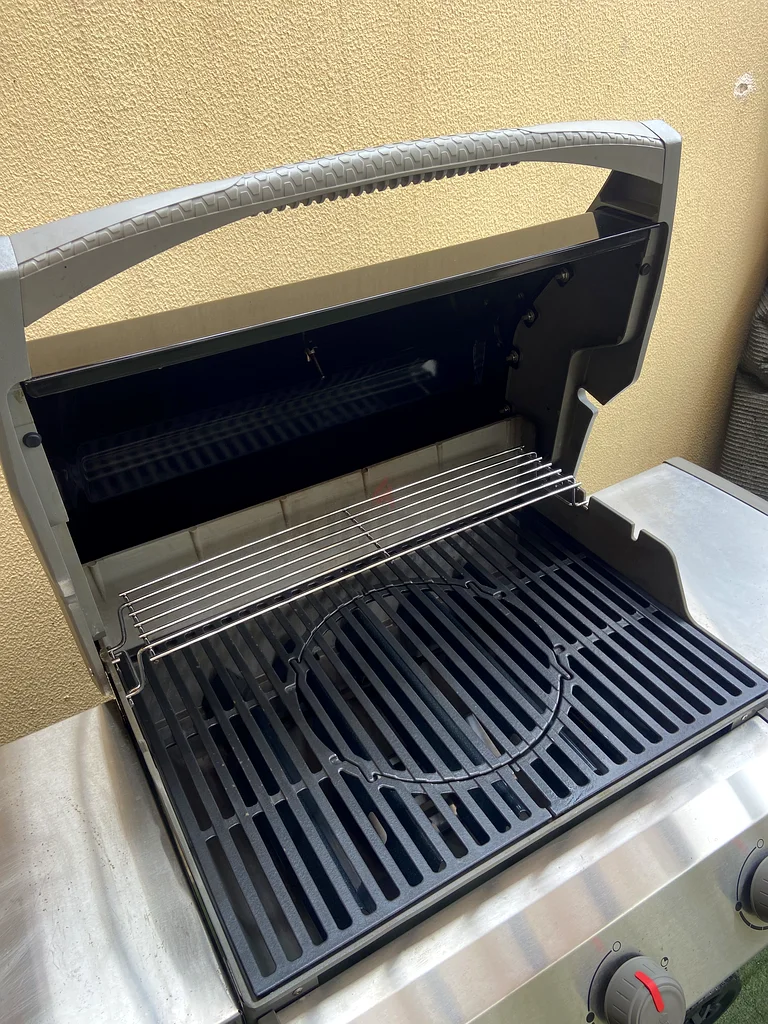 Weber Spirit II BBQ in perfect condition with delivery63252948500353114