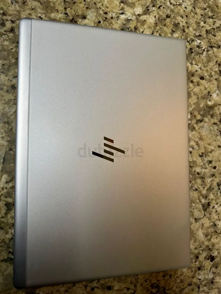 Laptop63254994054402112