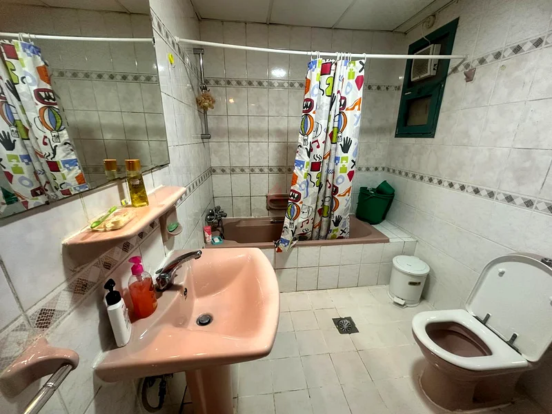 للايجار غرفة مفروشة مع حمام لسيدة مسلمة واحدة (هندية/باكستانية)633144014919691118