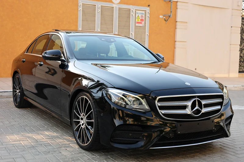 E300 AMG - مواصفات دول مجلس التعاون الخليجي - ضمن الضمان - خالية من الحوادث - حالة ممتازة -63232141456770113