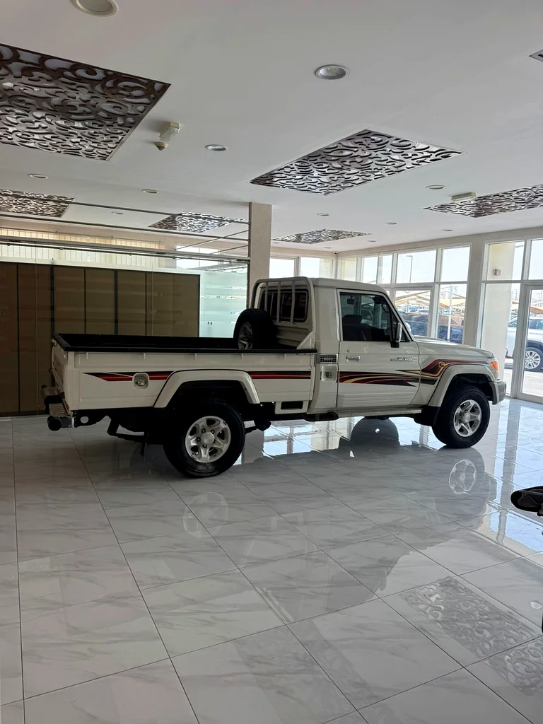 Toyota Land Cruiser pickup 2021 , V6 ,GCC63158342234371114