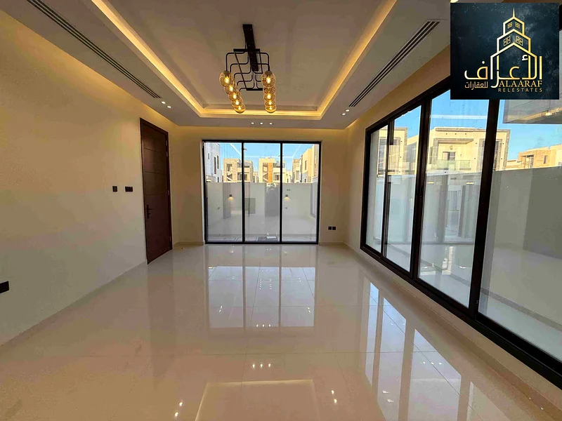 للبيع في عجمان، طابقان وسطح، مقابل قصر الشيخ، قرب السوق الصيني، ملكية حرة63170847872003112