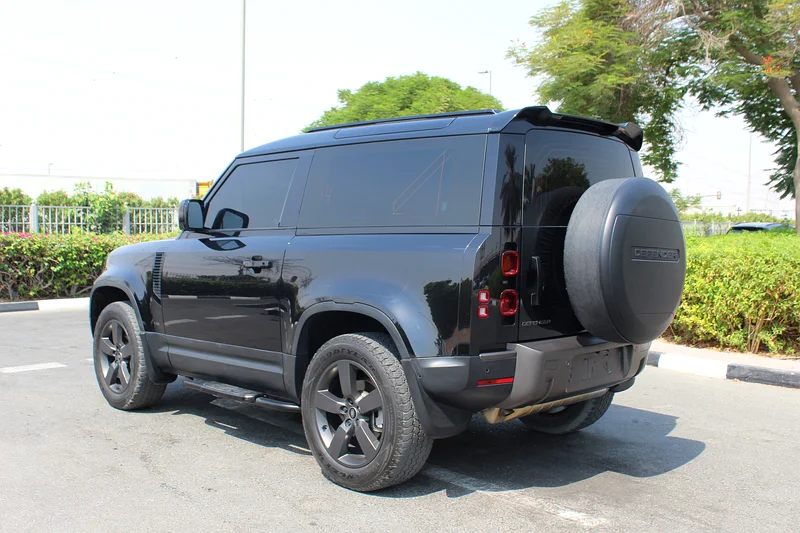 UNDER WARRANTY 2023 Land Rover Defender 90 SE | 2-Door | V4 Turbo63159254739842113