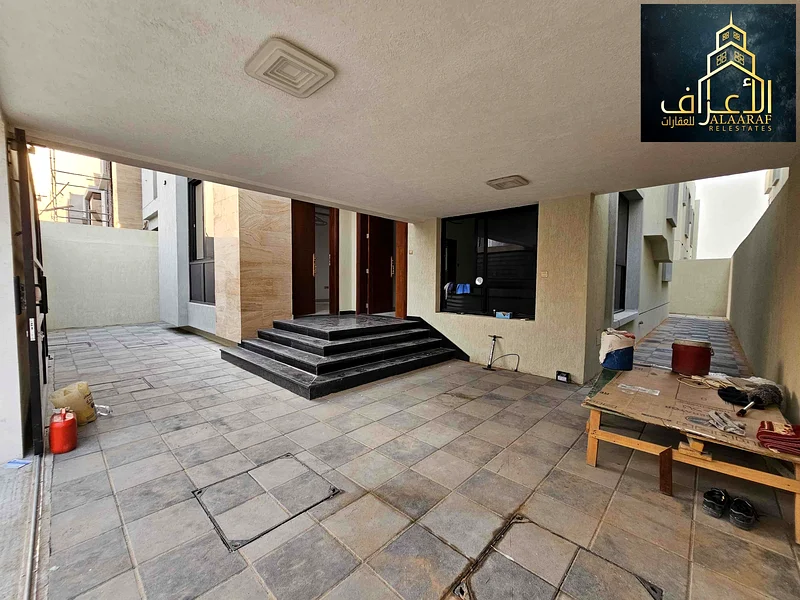 فيلا ذات تشطيب ممتاز ومساحات واسعة في منطقة قريبة من جميع الخدمات مع رسوم تسجيل63170847860609111