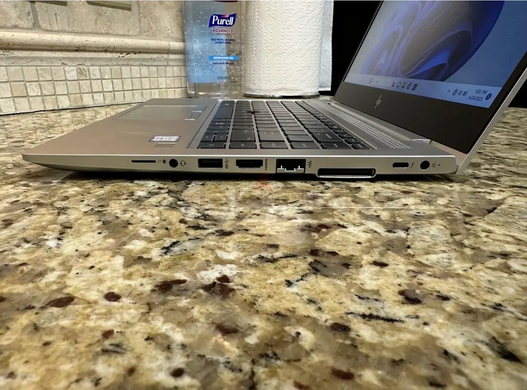 Laptop63254994054402113