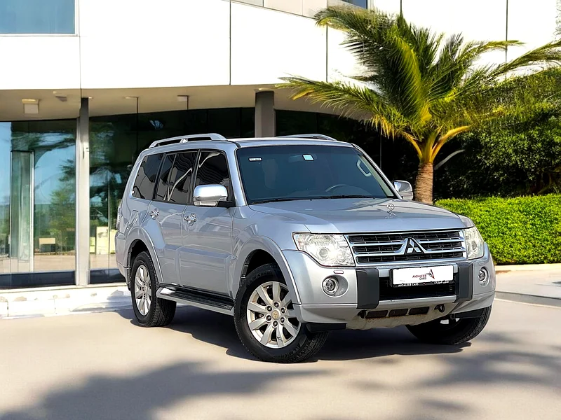 ميتسوبيشي باجيرو 3.8 لتر V6 GLS | دول مجلس التعاون الخليجي | 7 مقاعد | دفع رباعي | مظهر جيد | مقصورة واسعة63153228195971112