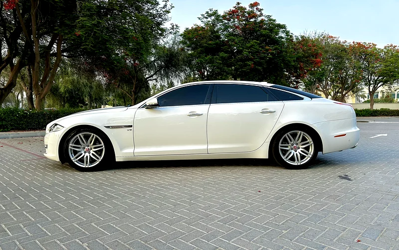 Selling our Lovely XJL - 3.0L Luxury - Lady Driven - Personal Used - Direct Owner - 2 Keys63221824595329113