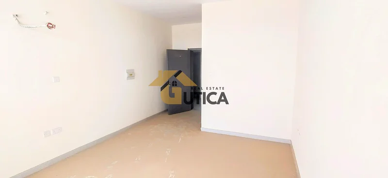 ساطع | سعر معقول | مركز أعمال63168501669250114