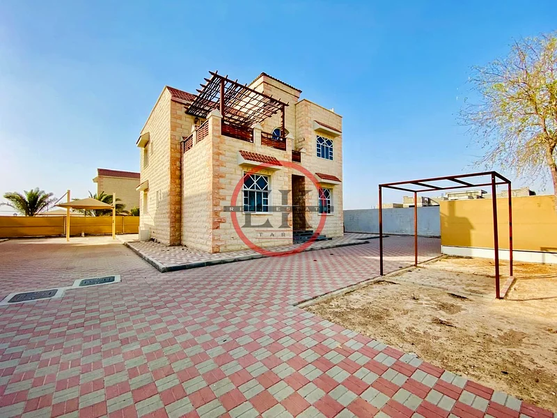 فيلا مجمّع بـ 5 غرف نوم رئيسية مع شرفات633066800047381120