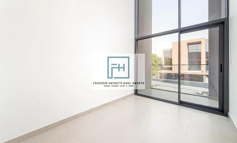 شقة ركنية واسعة مكونة من 3 غرف نوم للإيجار63157887804161113