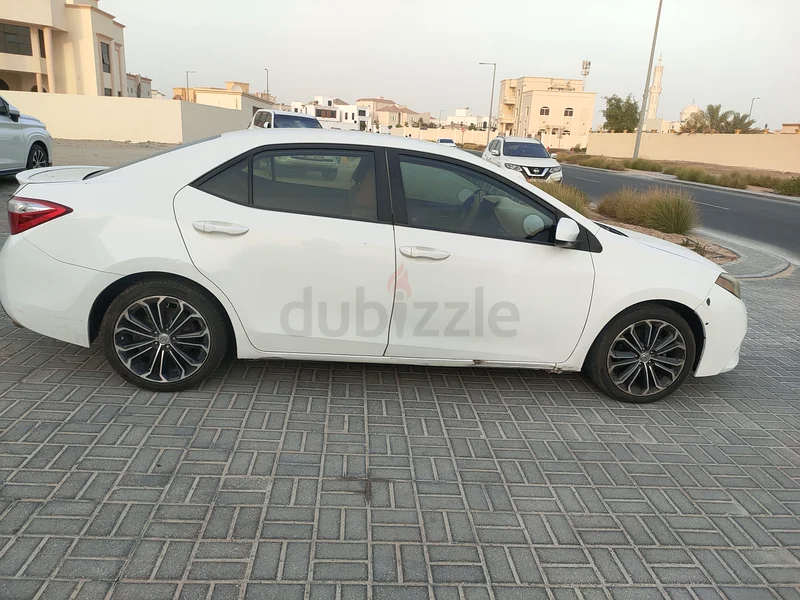 سيارة عائلية مستعملة، تويوتا كورولا LE أمريكية 2016 للبيع بسعر 22,000 درهم إماراتي63165223444995112