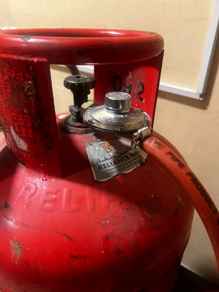 Gas cylinder large for sale (still full)63252951829506111