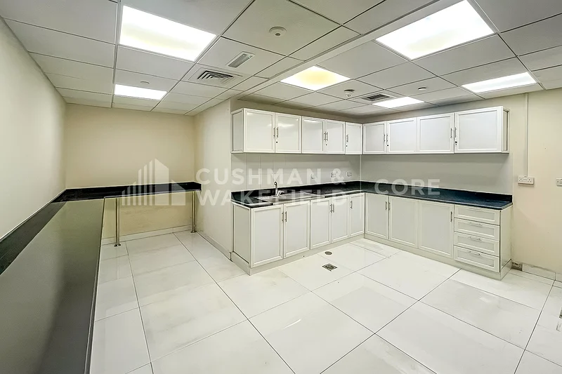 Full Floor | Vacant | Well Located63165233643905112